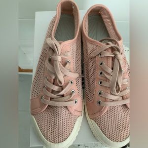 Pink mesh Trenton Sneakers…